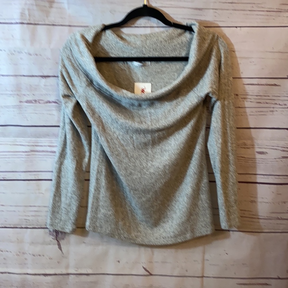 Acemi gray long sleeve off the shoulder top. M-NWT